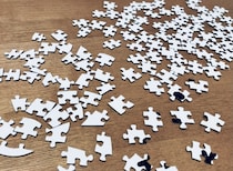 「ミッフィーちゃんのジグソーパズル、狂気じみててよかった」と14万いいねのパズル、集合知でミッフィーじゃなかったことが判明