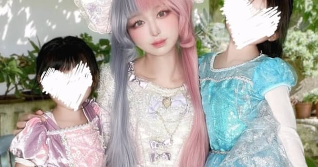 プリンセス親子の3ショット、実は……　「え!?えええーーー」つい疑いたくなる“まさかの正体”が667万表示「脳がバグった」「二度見じゃ足りません」