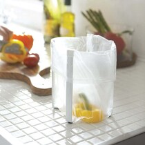 【山崎実業】towerの“ポリ袋エコホルダー”が超便利！　「もっと早く買えばよかった」「掃除嫌いも愛用中」