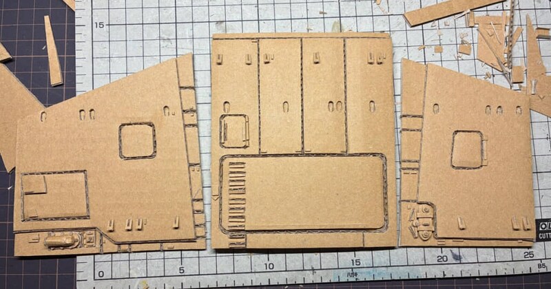 「スター・ウォーズ」のメカ→2カ月半かけて“まさかの材料”で完全再現! 設計図なしで生み出す圧倒的クオリティーに「頭の中どうなってるの!?」