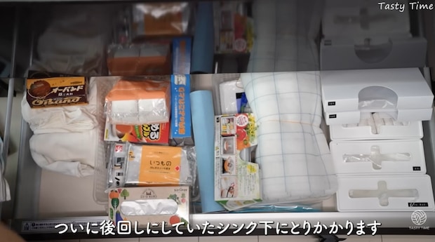 100均アイテムを活用、キッチンを整えると……スッキリする収納アイデアに「真似させていただきます」「素晴らしい!」