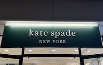 「やっぱりかわいい」　kate spade（ケイトスペード）の“二つ折り財布”に絶賛の声　「大きさがちょうどいい」「ファスナー・カード入れ・お札を入れる所がとても使いやすい」