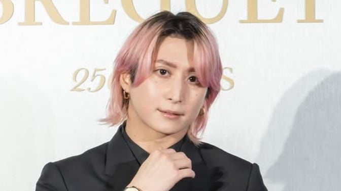 「Snow Man」佐久間大介、“人気芸人作の生成AIツール”でカード作り　利用者殺到でサービスは一時休止中　「生成枚数を大幅に超過」