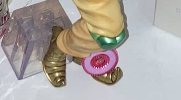 アクセサリーをしまう場所がない→有名漫画のキャラにかけてみたら……　想像以上の光景が8万いいね「マジに激ヤバ」