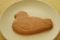 「ふっ……踏めないよぉぉぉ」　“超有名銘菓”がまさかの大変身？　完成したアイテムに「天才すぎる」「びっくりした！」