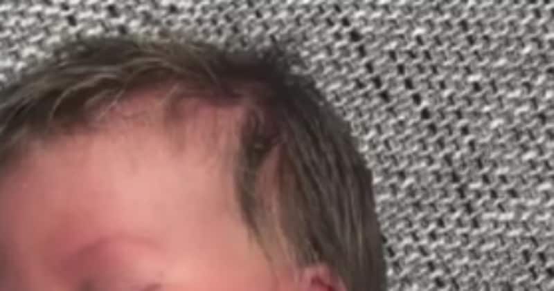 ダークヘアで生まれた赤ちゃん→成長すると…… 別人のような変化に「すごくきれい!」「かわいい変身だね」の声【海外】