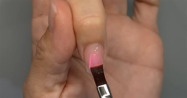 プロが自爪ネイルを付け替えたら……「うわあああ」　完成した指先に「見惚れてました」「真似したくなった」