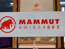 「最低限の品物が無理なく収まる」MAMMUT（マムート）の“シンプルなメッセンジャーバッグ”が好評！　「1泊ぐらいなら旅行でもOK」「ノートPCも入りちょうどいい大きさ」