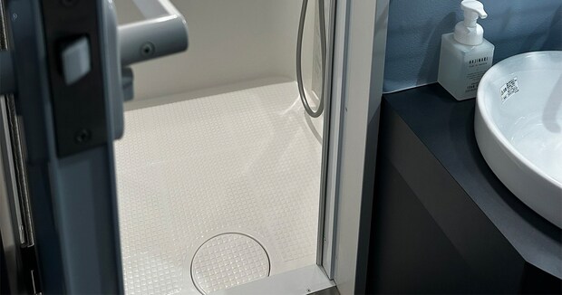 ホテルの風呂場をのぞいてみたら……「きれいな二度見したw」 “何かが足りない光景”が780万表示「理解が追いつかないw」