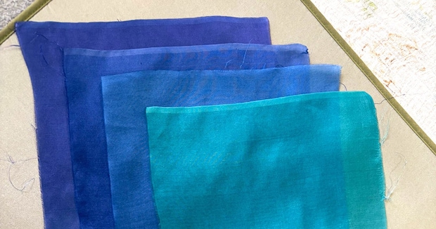 「成人式こういうの着けたい」ごく普通の青い布→職人技で“まさかの作品”が誕生「神がかってます」「もう拝むしかない」