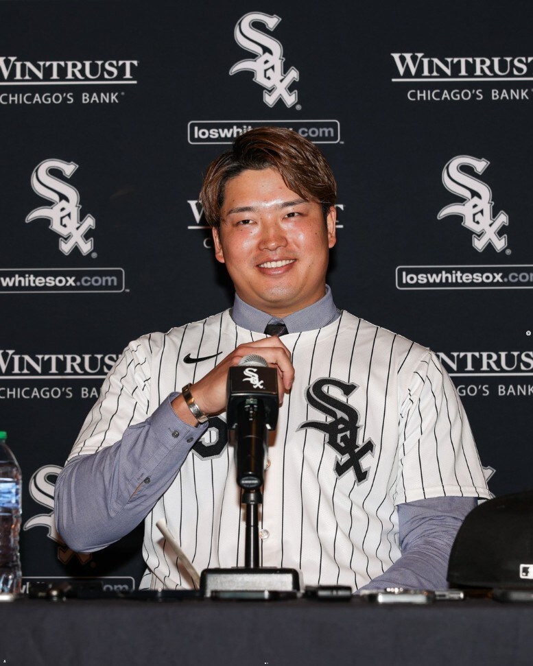 「開いた口が塞がらない」 村上宗隆が移籍会見で着用した“まさかの腕時計”にファン騒然 「恐ろしすぎる」「とんでもないものつけてて草」