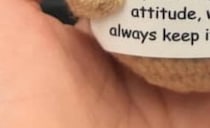 旅先で見つけた土産「ポジティブポテト」が話題　各国での“目撃情報”も「絶対買います！」「ドイツで見た」