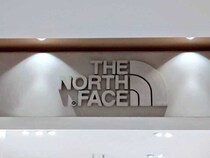 「デザインが優秀」　THE NORTH FACE（ザ ノース フェイス）の“ポーチバッグ”に絶賛の声 「同じものをリピ買い」「大きさ・質感◎」