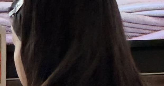 メイクをする妻→夫が後ろからのぞくと……「正体を知ってしまったんですね」　“衝撃の光景”に「私のコーヒー返して」