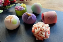 【男性に聞いた】西武池袋本店で買ってきてほしい「和菓子ブランド」ランキング！　2位は「文明堂」、1位は？