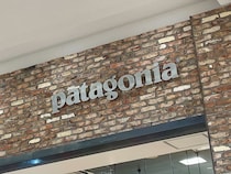 「ダウンより気軽にあたたかい」　patagonia（パタゴニア）の“魔法のジャケット”が大人気！　「洗ってすぐ乾く」「アウターとしても中間着としても」「軽い・薄い・なのにあたたかい」など絶賛