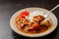 【関西地方在住者に聞いた】最強の「カレーチェーン」ランキング！　2位は「ゴーゴーカレー」、1位は？