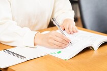 趣味で取りたい「資格・検定」ランキングTOP10！　第1位は「日本漢字能力検定（漢検）」【12月12日は「漢字の日」！】