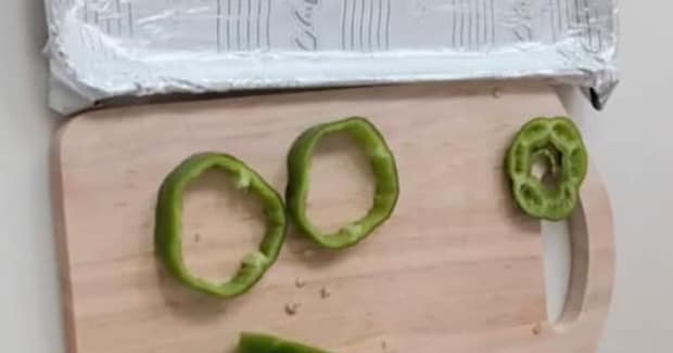 やる気が出ない日の「これでいいや弁当です」→中身を見ると……「いやいやいや!」「最高やん」 衝撃の仕上がりに反響