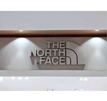 「体が常に身軽です」　ザ・ノース・フェイスの“ショルダーバッグ”が高評価　「500ミリペットボトルが入って便利」「かわいいし、かっこよさもある」