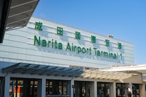 【女性に聞いた】買ってきてほしい「ANA FESTA 成田空港」のご当地土産ランキング！　2位は「ロイズ 抹茶チョコレート」、1位は？