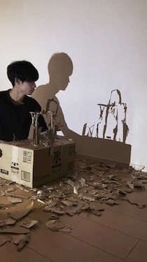 ダンボールで作った志村けんさんの「影絵アート」に感動の声　「パンくんがいる！」「優しい笑顔に泣けてきちゃう」