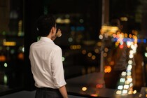 「顔色、キャベツみたいですよ……？」　127連勤の果てに会社を辞めた、20代男性の退職エピソード