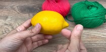 レモンに毛糸をグルグル巻き付けて……　おばあちゃんが教えてくれた、目からウロコのアイテムに「美しい」「自然の良さ」【海外】