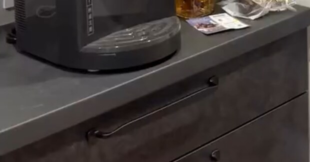 キッチンで作業中、背後から「カランカランッ」→振り返ると……「あああああ」「泣いた」 目を背けたくなる“悲劇”が580万再生