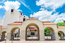 【女性に聞いた】名前がかっこいいと思う「兵庫県の市町村」ランキング！　2位は「姫路市」、1位は？