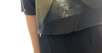 同僚「それ、8番出口のTシャツ？」→プリントを見ると……「確かにww」「異変ですね」　“まさかの勘違い”が390万表示