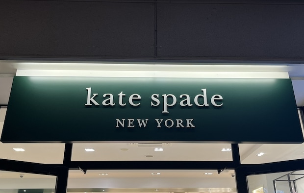 「大人っぽくて素敵」kate spade（ケイトスペード）の“二つ折り財布”に絶賛の声 「やっぱりかわいい」「収納も大きさもGood」