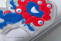 「最後これで万博行きたい」“ミャクミャクスマホショルダー”付録がかわいすぎる　「楽しそうなミャクミャクが愛おしい」「元気でねと言ってくれてる気がする」