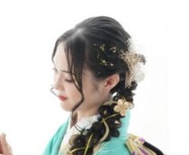 もうすぐ成人式の“ディズニーガチ勢”、憧れの振袖に取り入れたのは……「めっちゃかっこいい」「素敵です！！」　センス抜群な着こなしに反響