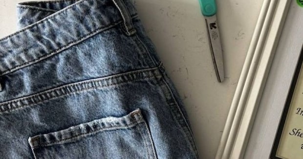 古いデニムは捨てないで！　四角くザクザク切るだけで……「なんということでしょう」　“驚きの完成品”が920万再生「めっちゃおしゃれ」【海外】