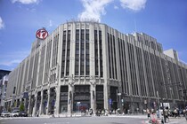 【40代が選ぶ】絶対食べたい「伊勢丹新宿店地下の洋菓子」ランキング！　2位は「資生堂パーラー」と「ゴディバ」、1位は？