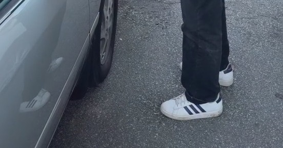 「猫はだめ!」と言っていた強面の父…… 数日後の“変わり果てた姿”に「これは抗えないかわいさ」「こんなに幸せそうな人見たことないw」の声【海外】