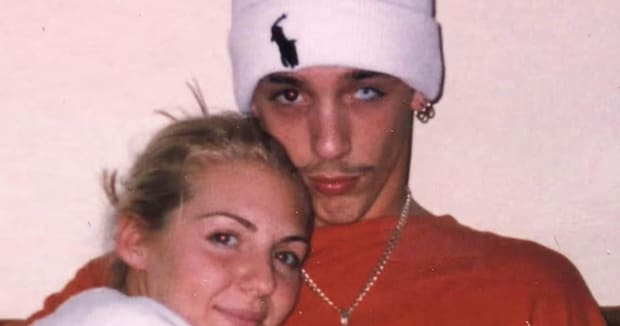 イケイケなカップル→28年後……「マジか」 “現在の姿”に「なんてステキな」「運命の人ですね」【海外】