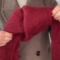 最初に軽く結ぶだけで……　2000万再生された“マフラーの巻き方”に「これは使える」「素晴らしいアイデア」【海外ライフハックの記事トップ3】