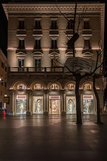 「文字盤が見やすい」「形が好き」FENDI（フェンディ）の“腕時計”に絶賛の声 「素敵な腕時計」「ベルトがキラキラ」