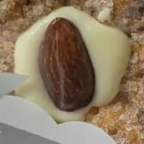 妻が持ってきた6個1114円のお菓子→夫が「駅のお土産」と思い、軽いノリで食べたら……　「ナニコレ」衝撃の正体に「勝手に食べてごめんなさい」