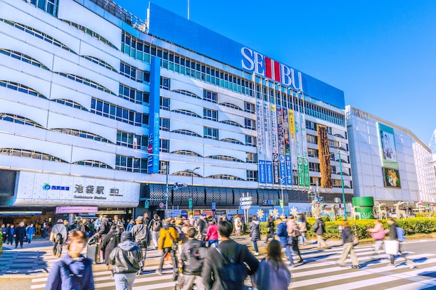 「これはおいしいわ」 西武池袋本店の“1日20個限定バニラチーズケーキ”が大人気 「使われているバニラの量よ!」「ナッツのアクセントがいい」