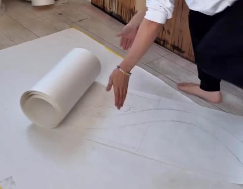 5メートルの長い和紙に着物帯のための墨絵を描いたら……「ほんとすげえ」「ゾワってくるくらい力強い！」「贅沢で粋な帯」