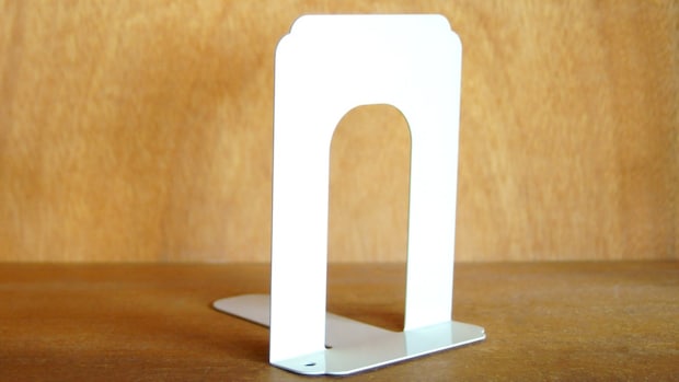 脱・汚部屋を目指すパパ、ダイソーのブックエンドを使って…… “目からウロコ”の裏ワザDIYまとめに反響