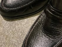 靴職人だった夫の祖父→1回も会ったことない妻が、倉庫で見つけたのは……　「これぞ日本製」“奇跡の3足”に称賛「素晴らしい物語」