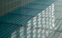 「めっちゃすごいなこれ」光が差し込むプール、引きで見ると……　まさかの正体に「最高」「マイクラかと思ったら」