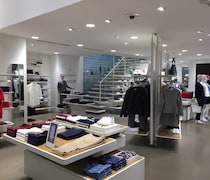 「色違いで3個目です」LACOSTE（ラコステ）の“トートバッグ”が大人気　「日常使いにぴったりの頼りになるバッグ」「デザインがとても良い」
