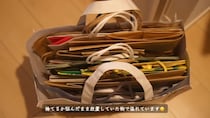 溜め込んだ紙袋、“収納アイテム”として再利用したら……“目から鱗“な整理整頓術に「掃除のやる気がでました！」