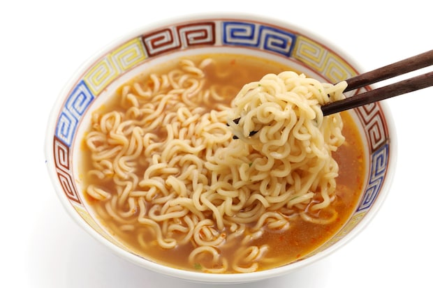 トッピングなしでもうまい「袋麺」ランキング！　2位は「日清ラ王」、1位は？