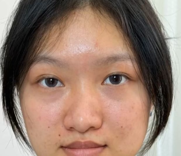 素朴なすっぴん女性→美容のプロの手にかかると……「すごっ」「これ同じ人??」　激変ぶりに驚きの声【海外】